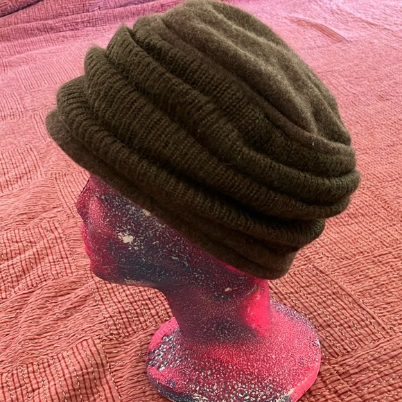 Wool hat - Cozy khaki Green /brown Ribbed Knit Hat - Picture 5 of 14